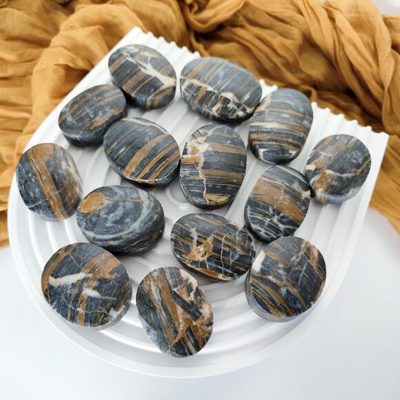 Brazilian Blue Zebra Jasper Palm Stone - Picture 3 of 9